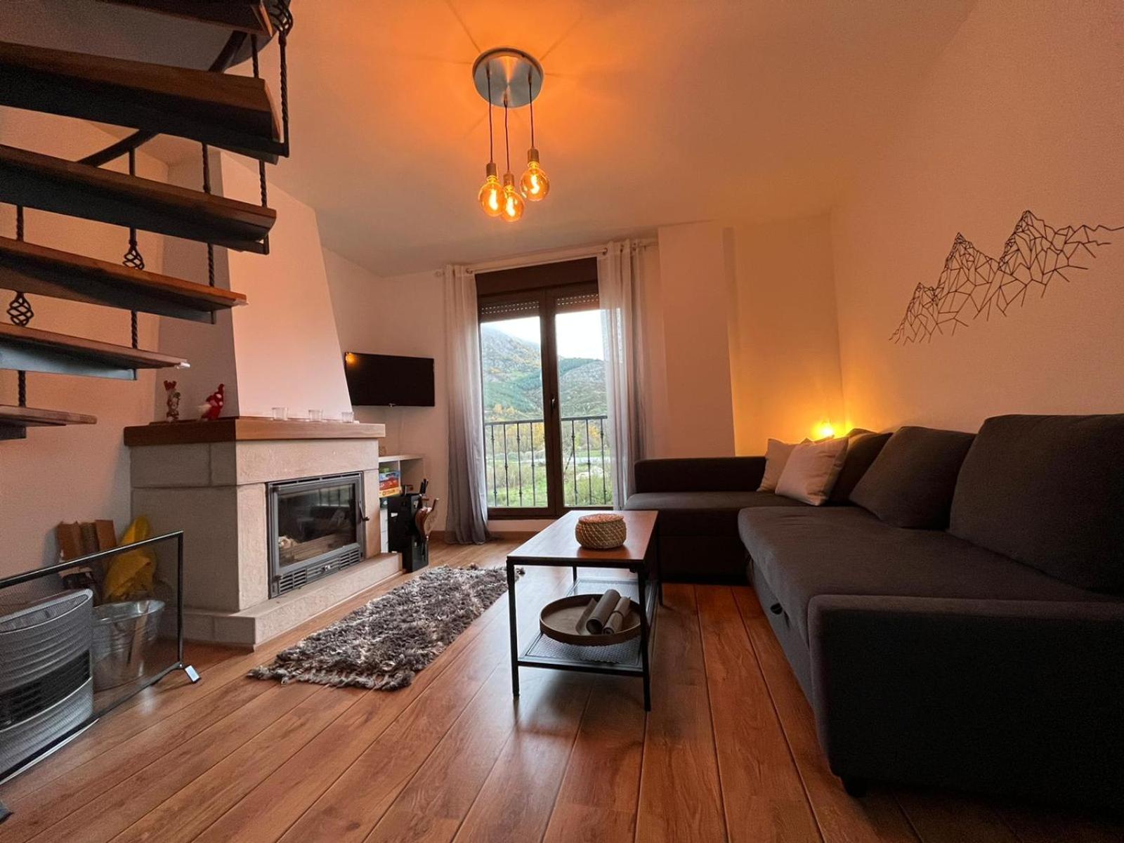 Apartmán Duplex El Refugio De Porma Puebla de Lillo Exteriér fotografie